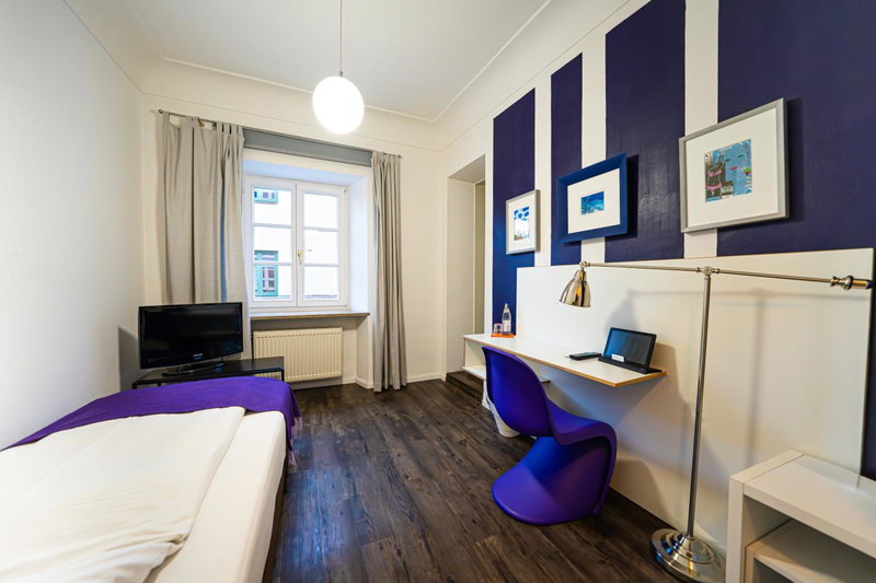 Hotel Bergbauer mit Late-Self-Check-IN, Neuburg an der Donau, Germany