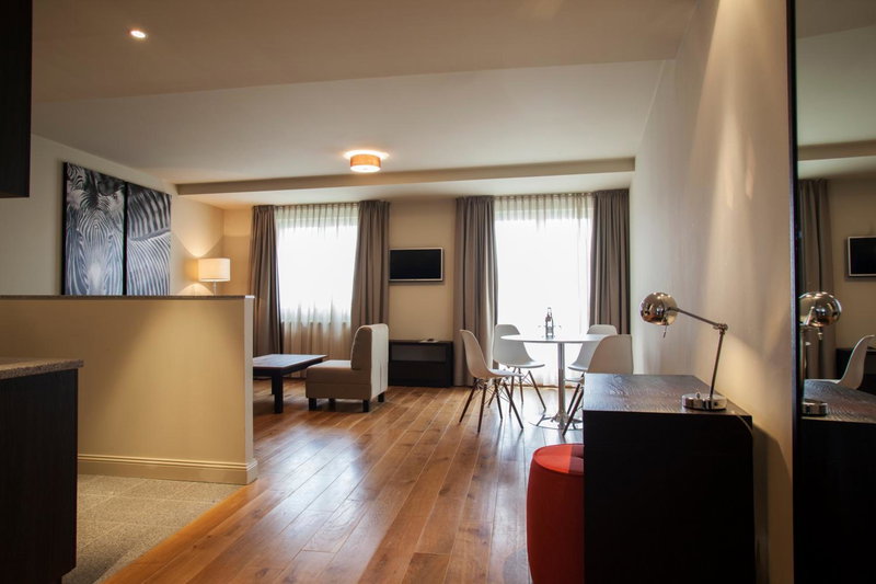 Mondrian Suites Berlin am Checkpoint Charlie, Kreuzberg, Deutschland