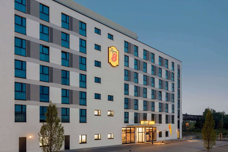 Super 8 by Wyndham Oberhausen am Centro, Oberhausen, Germany