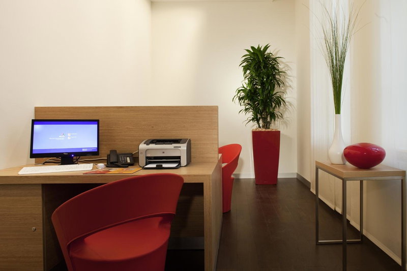 ibis Karlsruhe Hauptbahnhof, Karlsruhe, Germany