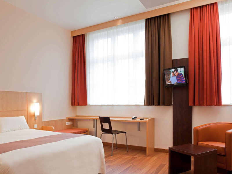 ibis Karlsruhe Hauptbahnhof, Karlsruhe, Germany