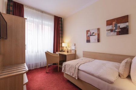 Garner Hotel Hamburg - Wandsbek Marktplatz by IHG, Eilbek, Germany