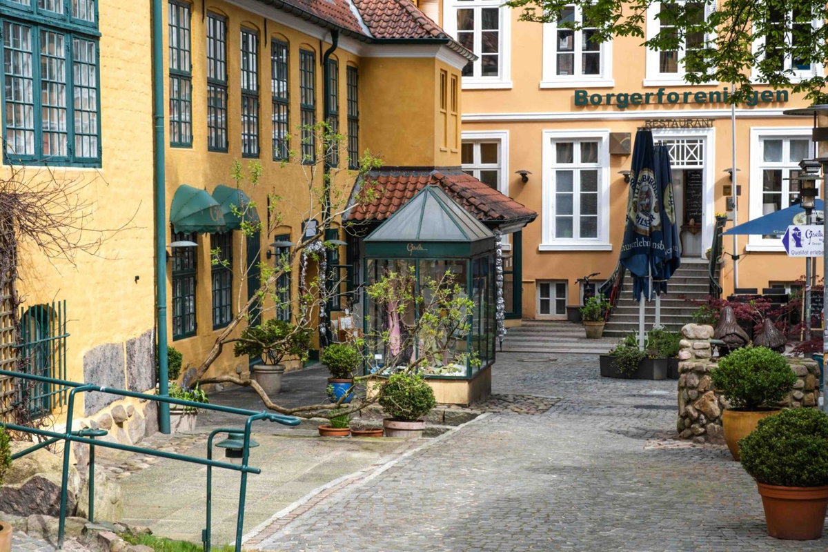 Sunday Hotel des Nordens, Germany