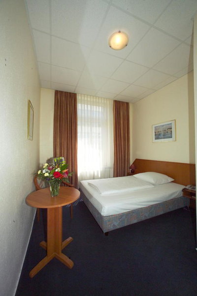 Hotel Terminus am Hauptbahnhof & ZOB, Hamburg-Mitte, Germany