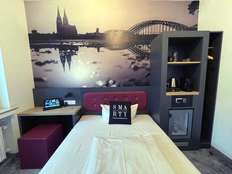 SMARTY Cologne Dom Hotel - Boardinghouse - KONTAKTLOSER SELF CHECK-IN, Altstadt Nord, Germany