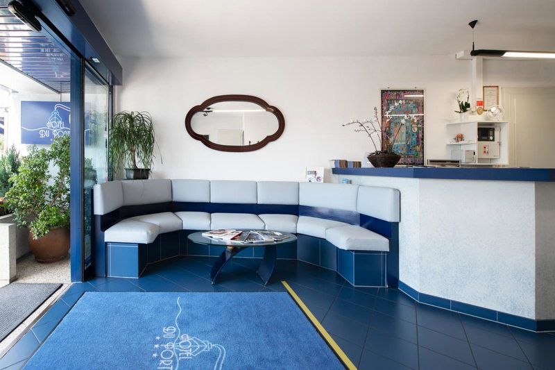 Hôtel du Port, Villeneuve, Switzerland