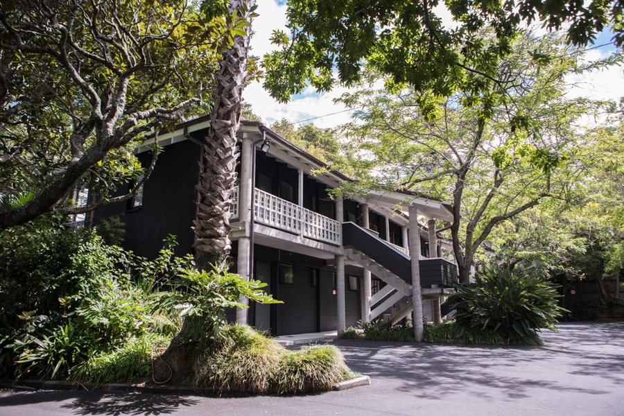 Emerald Inn on Takapuna Beach, North Shore, New Zealand