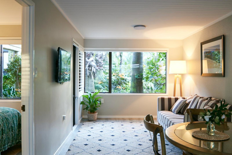 Emerald Inn on Takapuna Beach, North Shore, New Zealand