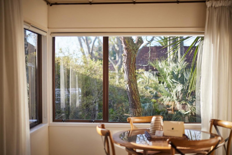 Emerald Inn on Takapuna Beach, North Shore, New Zealand