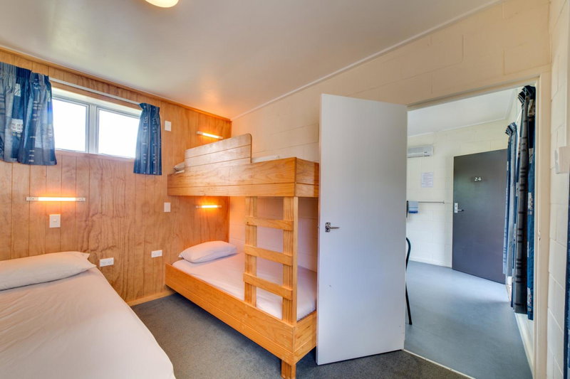 Wellington TOP 10 Holiday Park, Lower Hutt, New Zealand