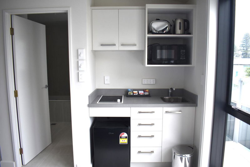 6 on Adams, Mount Maunganui, New Zealand