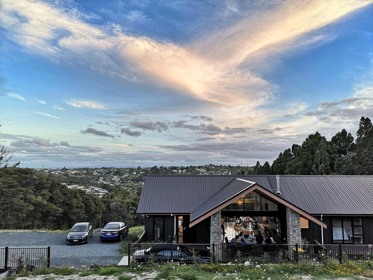 Hotel · Echo Lodge, North Shore