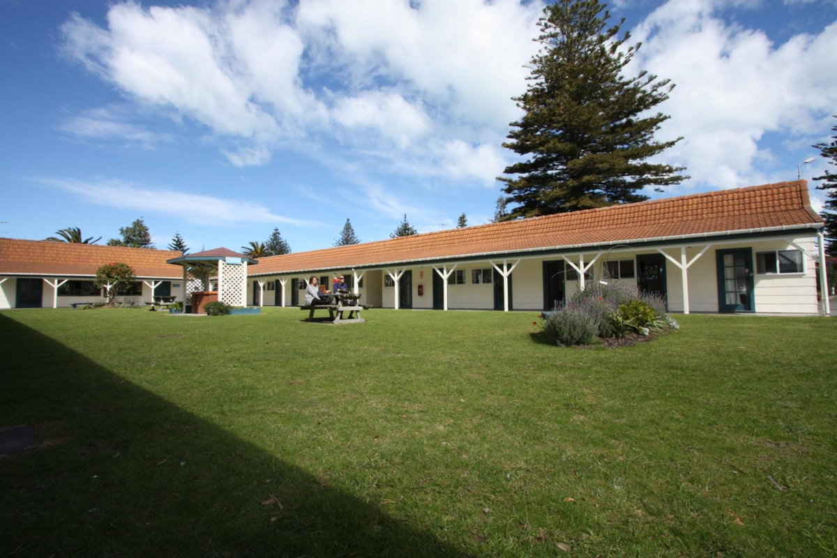 Waikanae Beach TOP 10 Holiday Park, New Zealand