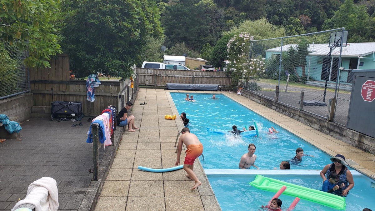 Hotel · Dickson Holiday Park, Thames