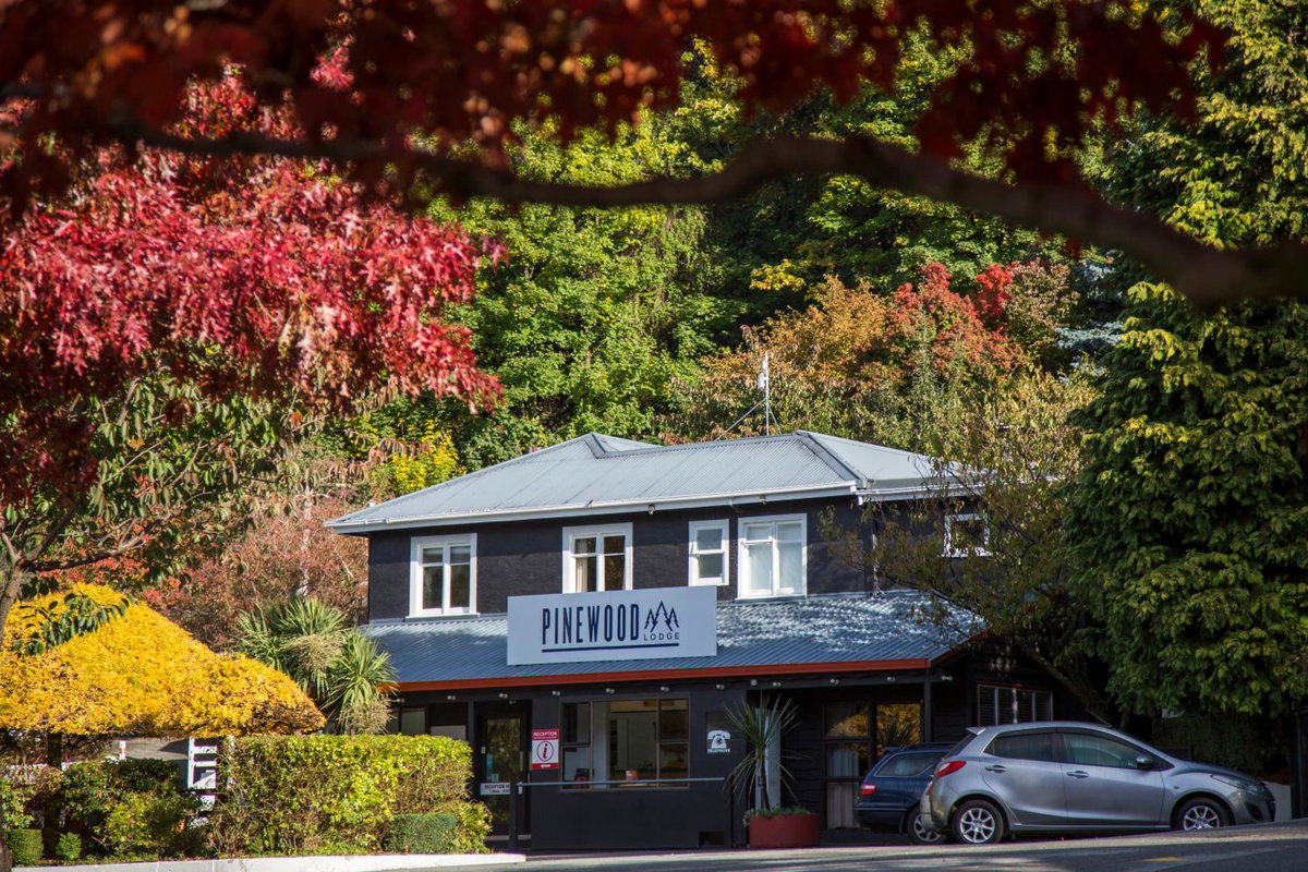 Hotel · Pinewood Queenstown, Queenstown