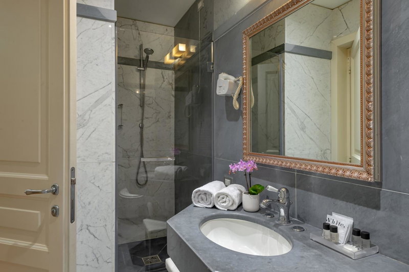 Hotel Principe Torlonia, Casal Bertone, Italy