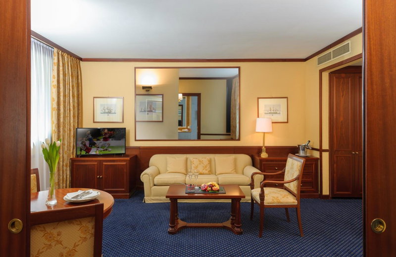 Leonardo Hotel Milan City Center, Milan, Italy