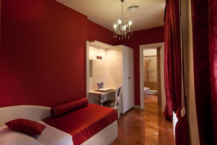 Hotel Fellini a Fontana di Trevi, Rome, Italy