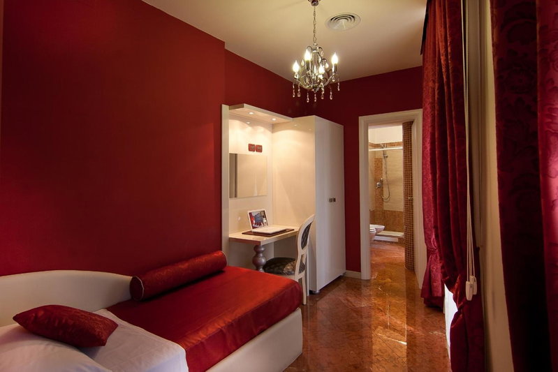 Hotel Fellini a Fontana di Trevi, Rome, Italy