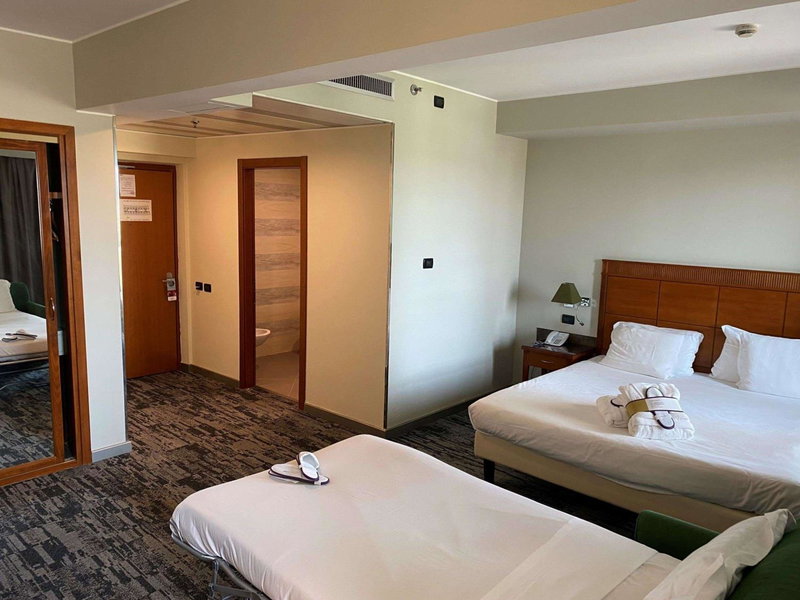Mercure Leonardo da Vinci Rome Airport, Fiumicino, Italy