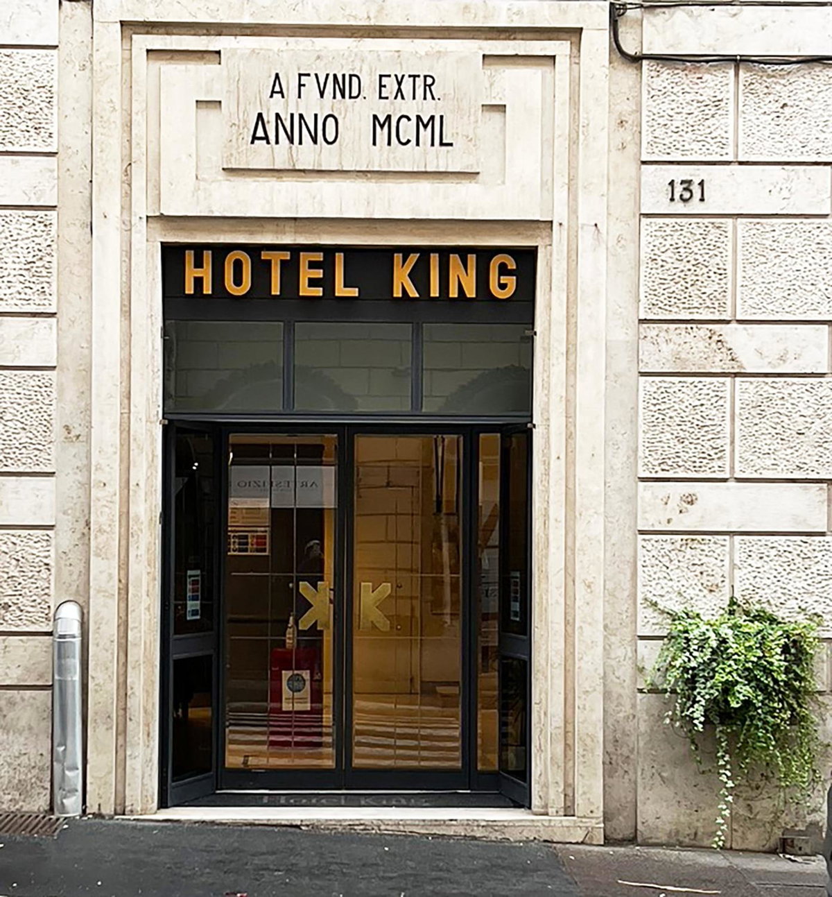 Hotel King, Italy