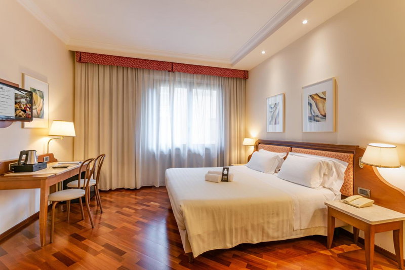 B&B Hotel Firenze Pitti Palace al Ponte Vecchio, Florence, Italy