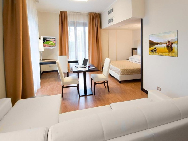 Suite Hotel Elite, Bologna, Italy