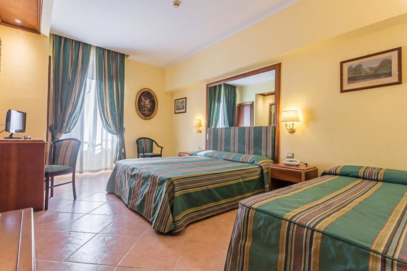 Raeli Hotel Noto, Rome, Италия