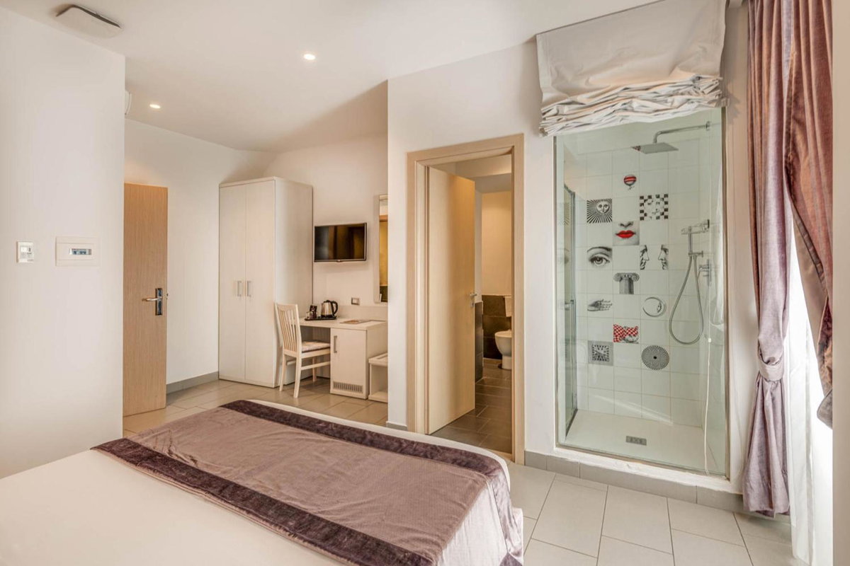 Trevi Palace Hotel, Italy