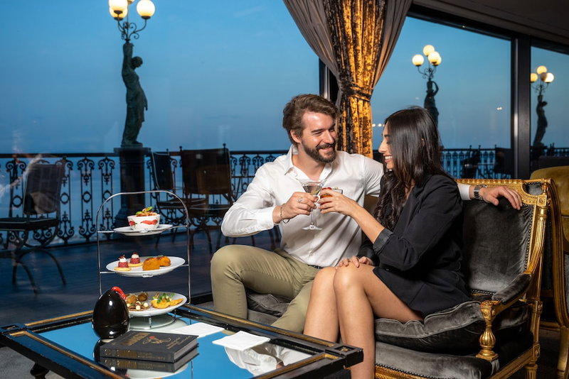 Grand Hotel Parkers, Chiaia, Italy