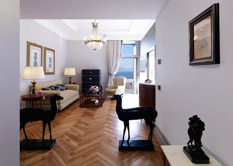 Grand Hotel Parkers, Chiaia, Italy