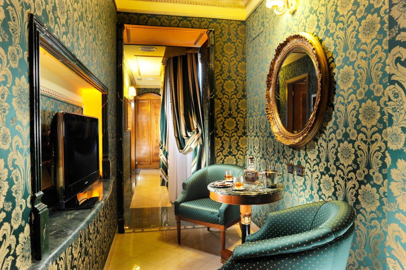 Hotel Manfredi Suite In Rome, Rome, Italy