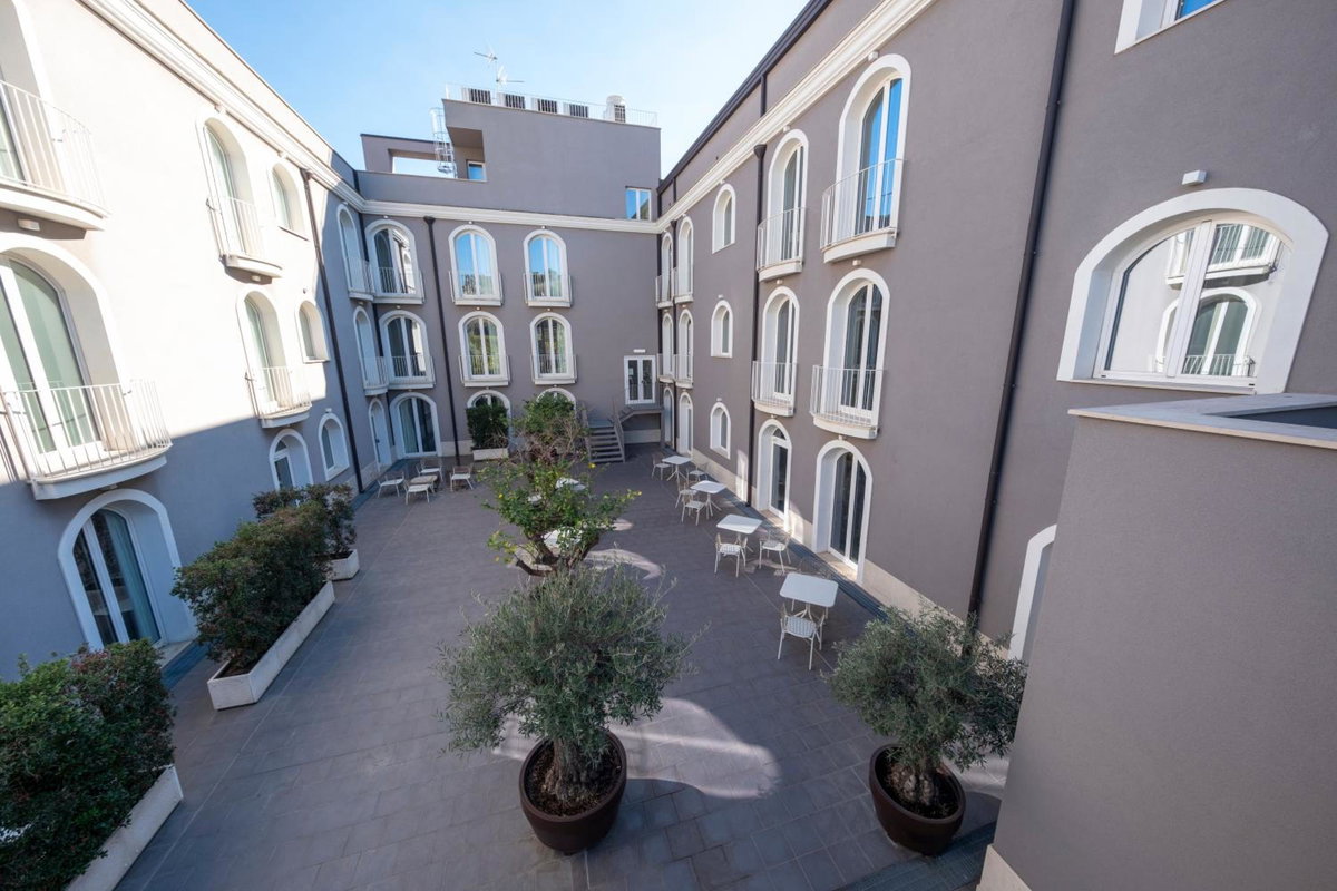 Hotel · Airone City Hotel, Gravina Di Catania