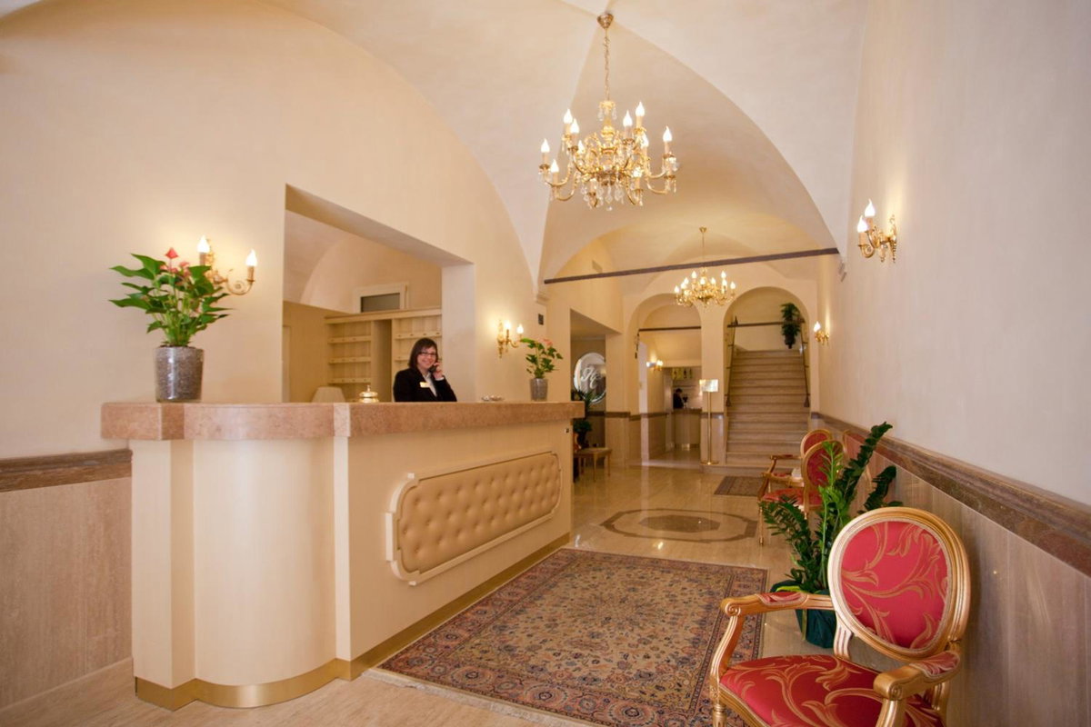 Hotel Cavour, Italy