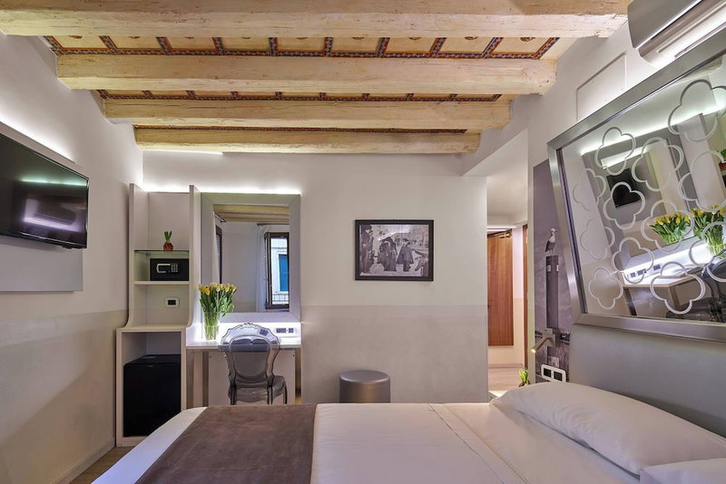 Unahotels Ala Venezia - Adults Only, Venice, Italy