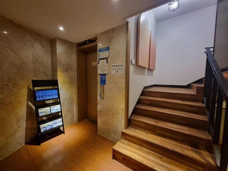 Hound Hotel Seomyeon - Bumcheon, Busan, South Korea