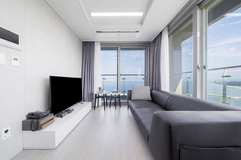 Gangneung Chonpines Ocean Suites Hotel, Jumunjin, South Korea