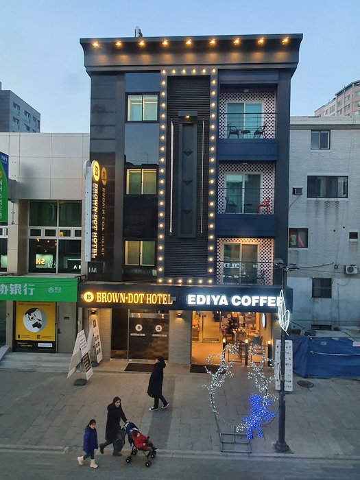 Brown-Dot Hotel, Osan, South Korea