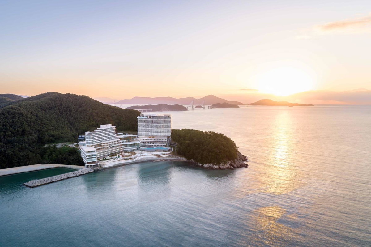 Hotel · Hanwha Resort Geoje Belvedere, Sinhyeon