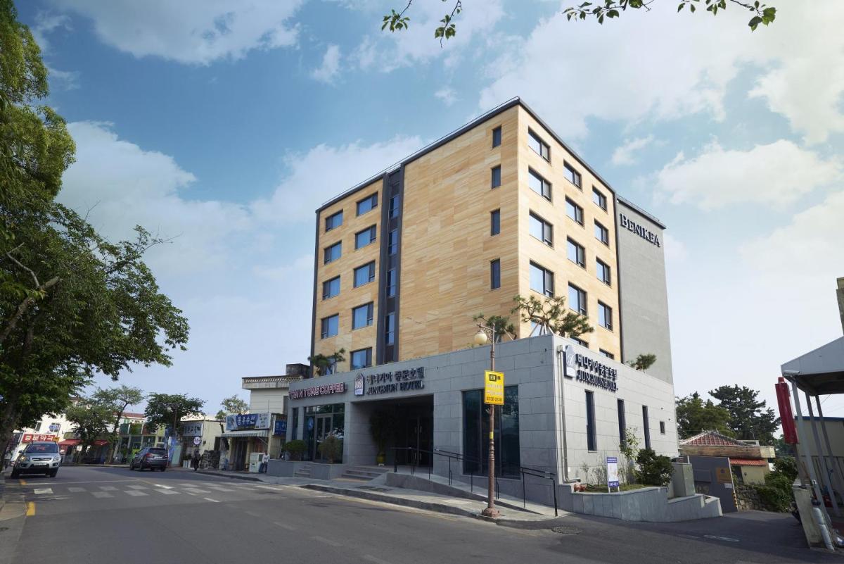 Отель · Benikea Jungmun Hotel, Seogwipo