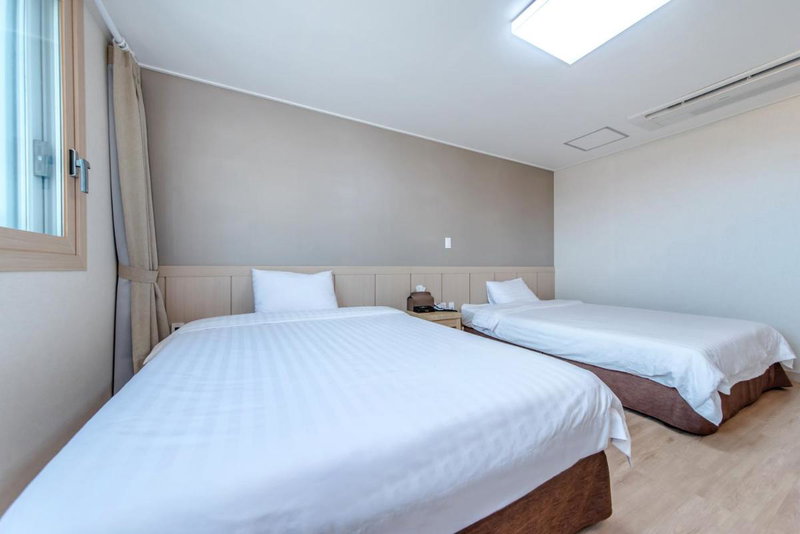 Jungmoon City Hotel & J-hill Hotel, Seogwipo, Южная Корея