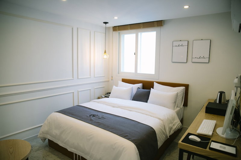 Gray Hotel, Kyosai, South Korea