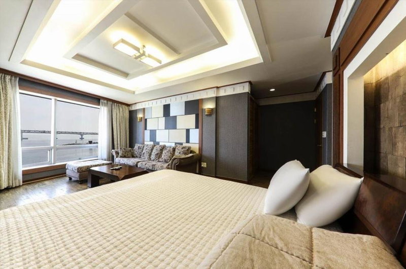 Bridge Hotel, Busan, South Korea