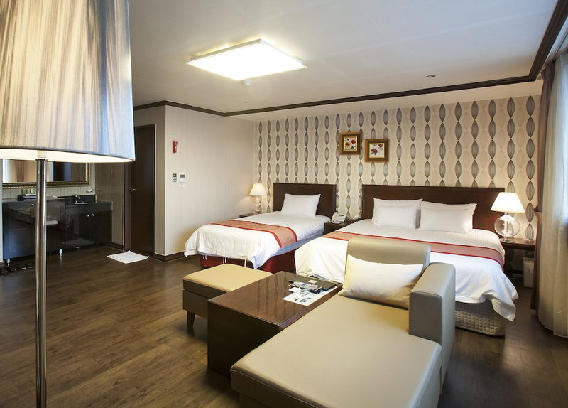 Tongyeong Anchovy tourist Hotel, Kyosai, South Korea