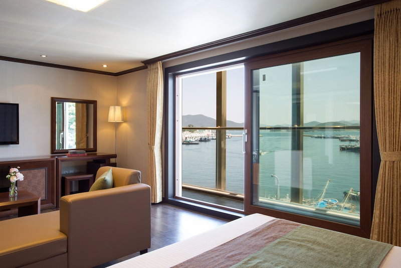 Tongyeong Anchovy tourist Hotel, Kyosai, South Korea