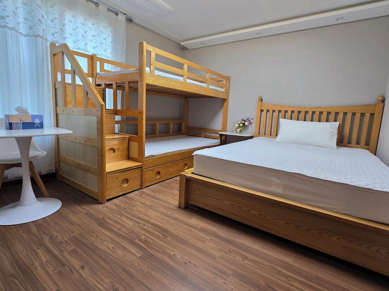 Incheon Airport Guesthouse L, Incheon, South Korea