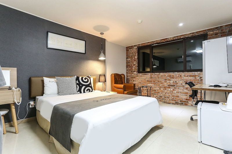 Picasso Hotel, Donghae City, South Korea
