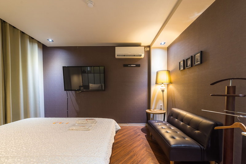 2 Heaven Hotel Seogu, Busan, South Korea