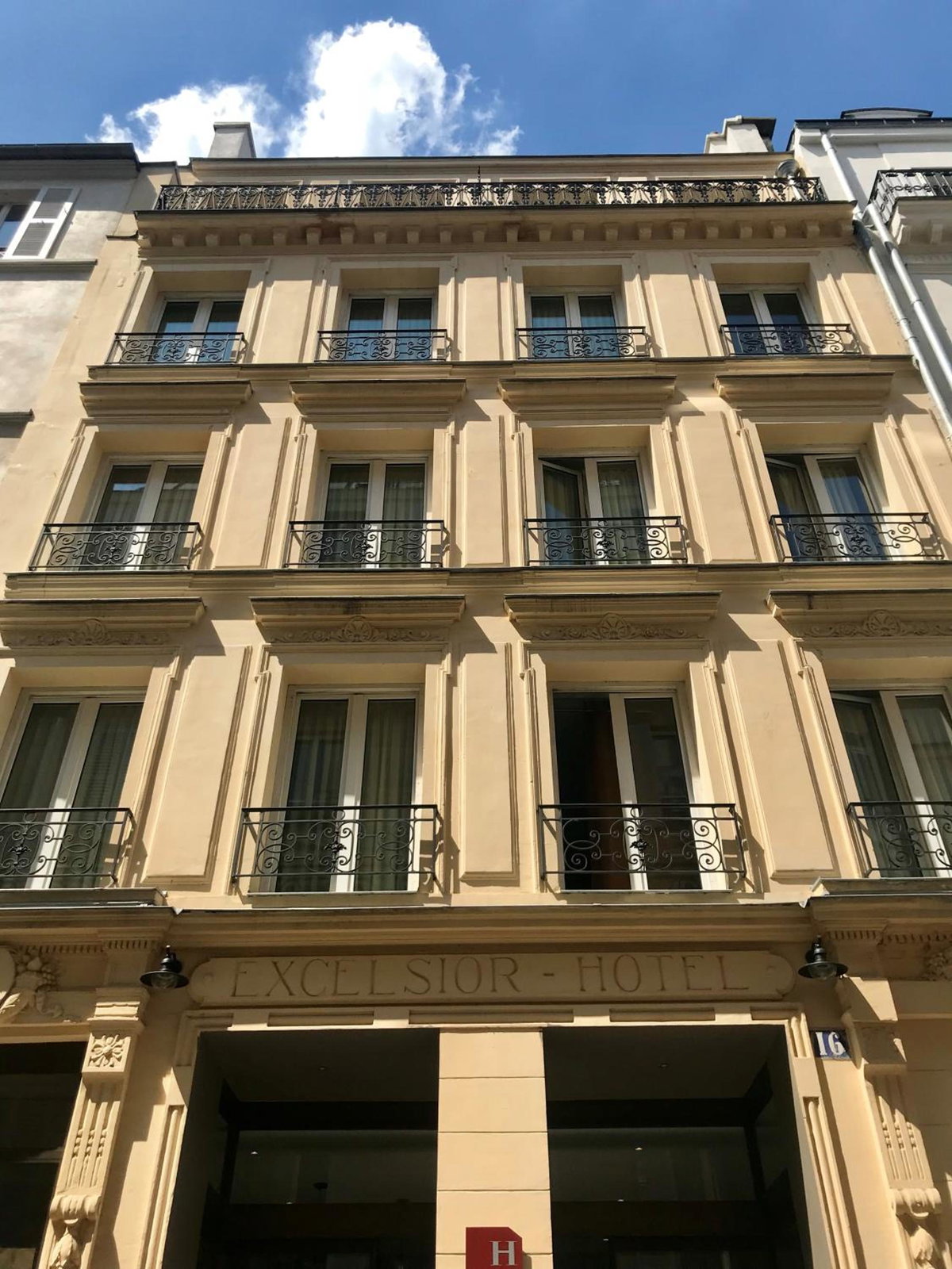 Excelsior Batignolles, France
