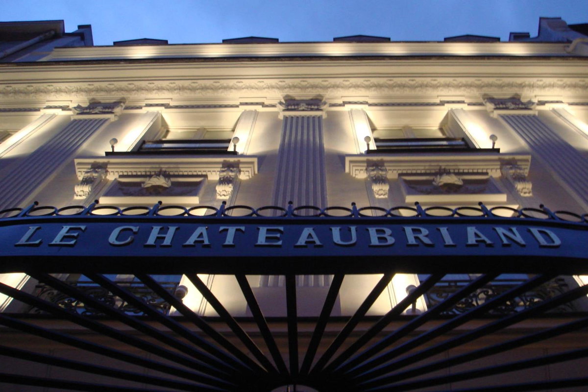 Hotel · Hôtel Chateaubriand, Levallois-Perret